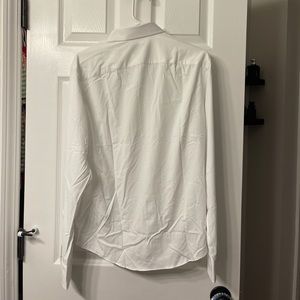 Untuckit White Slimfit!